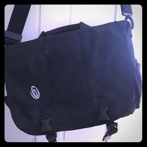 Timbuk2 laptop messenger bag, black.